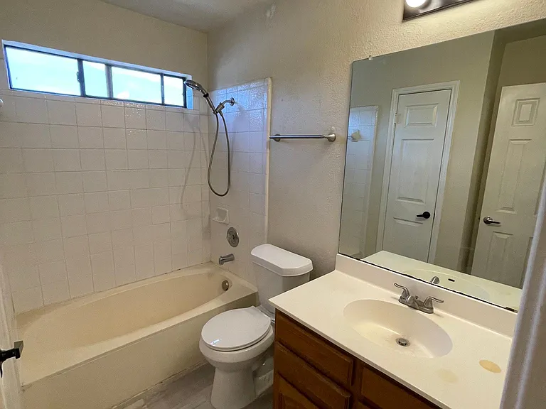 13719 Cambourne Dr — Photo 9