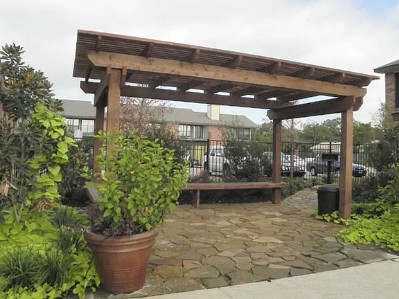 4th image of 1809 Baker Dr #1-106