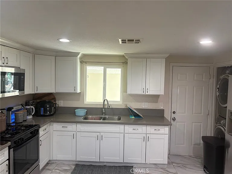 6764 Chadbourne Ave #A — Photo 7