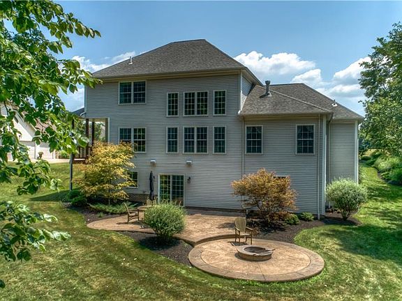 3rd image of 959 Whispering Woods Dr