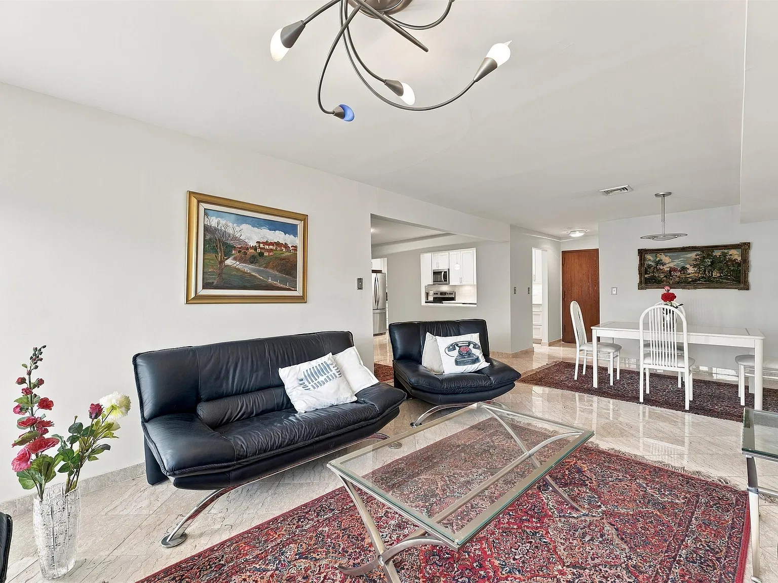2 bed, 2.0 bath, 1300 sqft, $3,150 — Photo 2