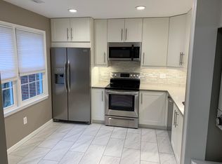 11112 Cedarwood Dr, Rockville, MD 20852