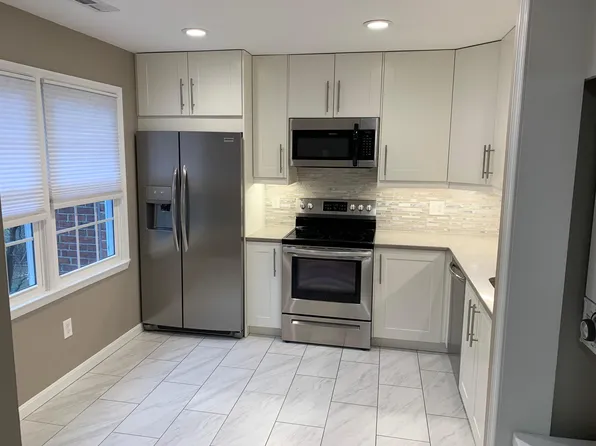 11112 Cedarwood Dr, Rockville, MD 20852