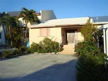1st image of 3332 N Roosevelt Blvd