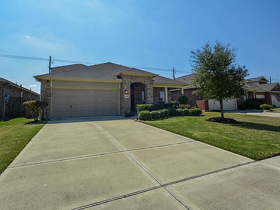 Beautiful 1.5 story home in Mar Bella, backs up to CCISD's Education Village
