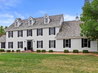 S27W35327 High Prairie Ct, Oconomowoc, WI 53066