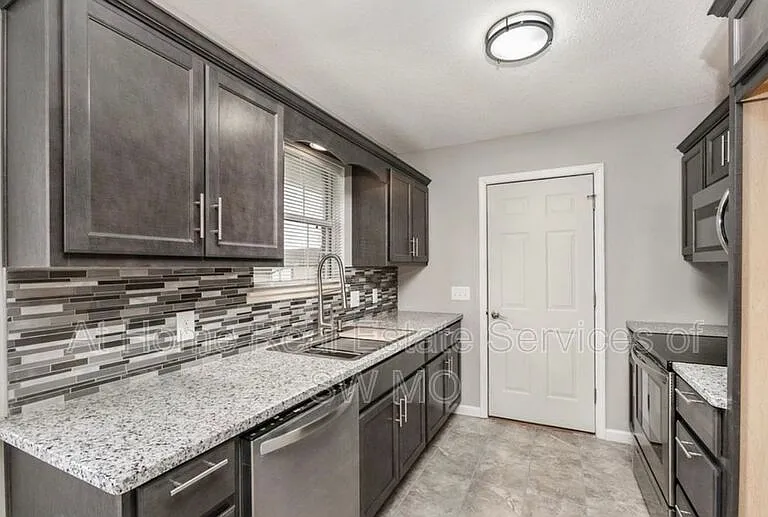 3383 S Parkmont Ct — Photo 3