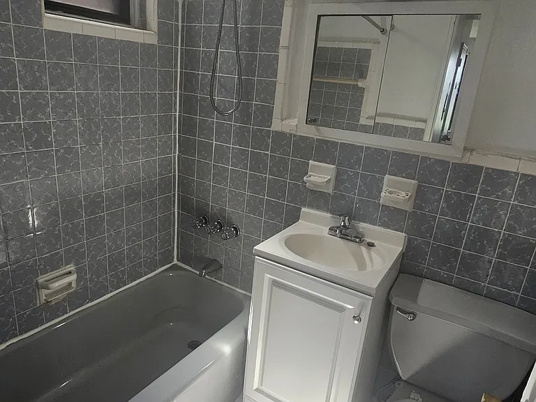 412 E 83rd St #5D — Photo 4