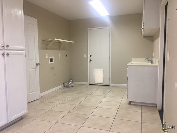 5th image of 2429 Wensley Ave