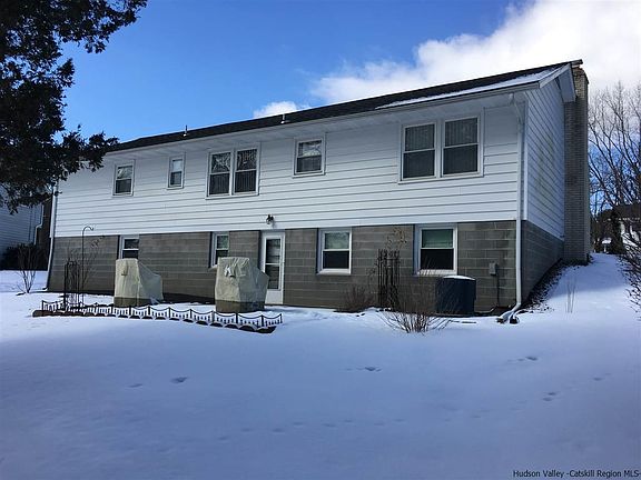 3rd image of 365 Elmendorf Dr