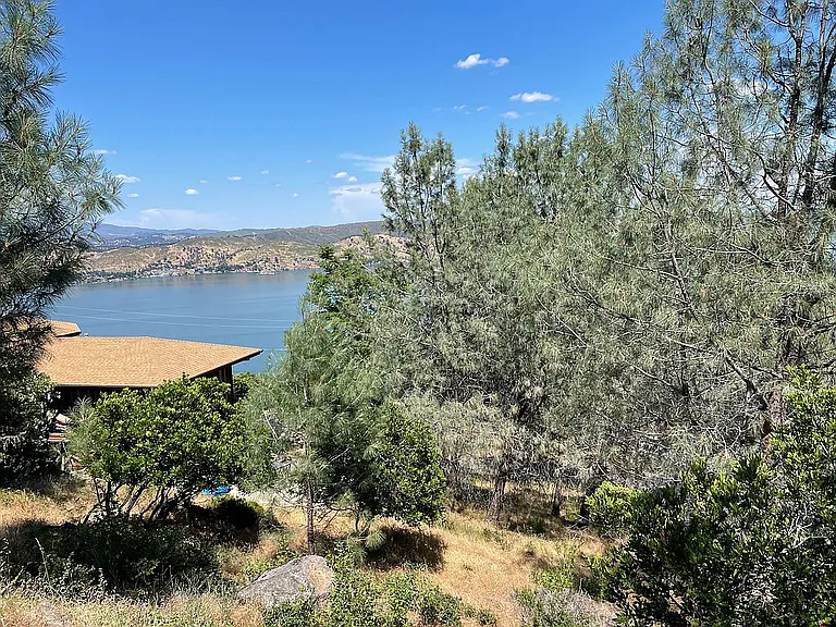 10860 Skyview Dr/Terrace Way