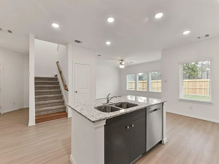 11938 Lakewood West Dr — Photo 10