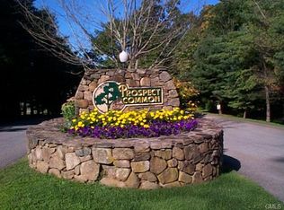 33 Beard Dr, New Milford, CT 06776