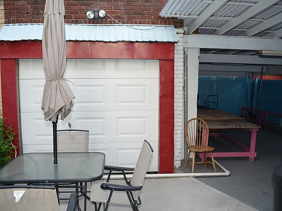3rd image of 8945 146th St