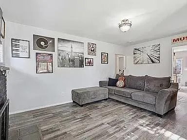 2424 N Columbus St — Photo 11