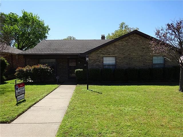 1st image of 702 Wayland Dr