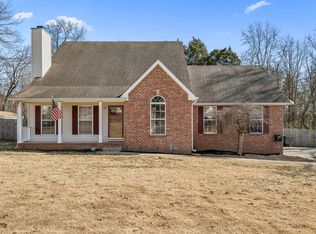 420 Christian Dr, White House, TN 37188