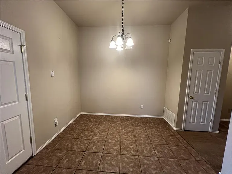 4205 Cambridge Dr #B — Photo 10