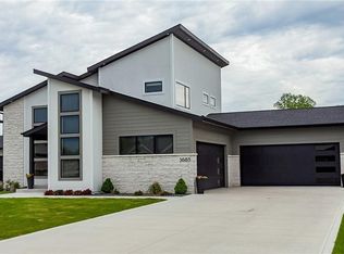 3665 NW 177th Ct, Clive, IA 50325