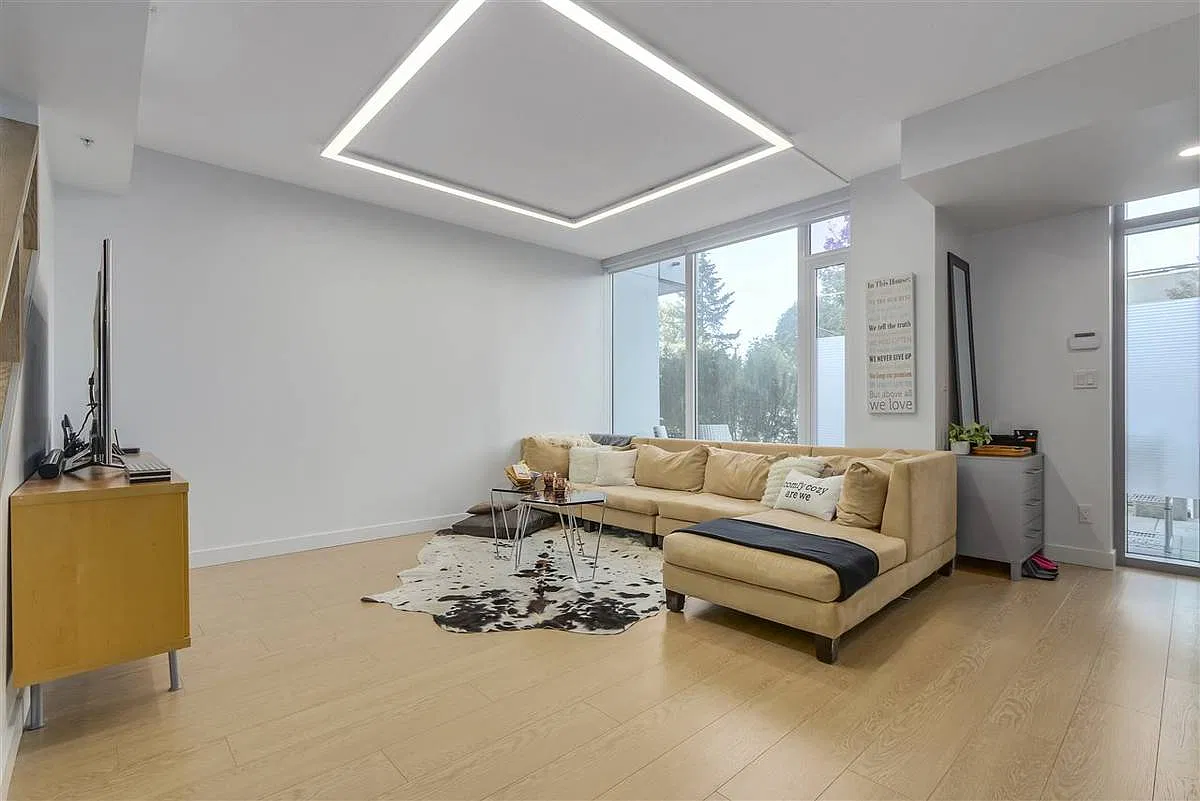 3 bed, 2.5 bath, 1566 sqft, $5,200 — Photo 4