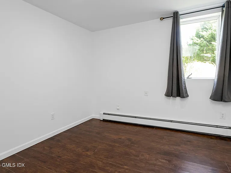 17112 Henry St — Photo 14