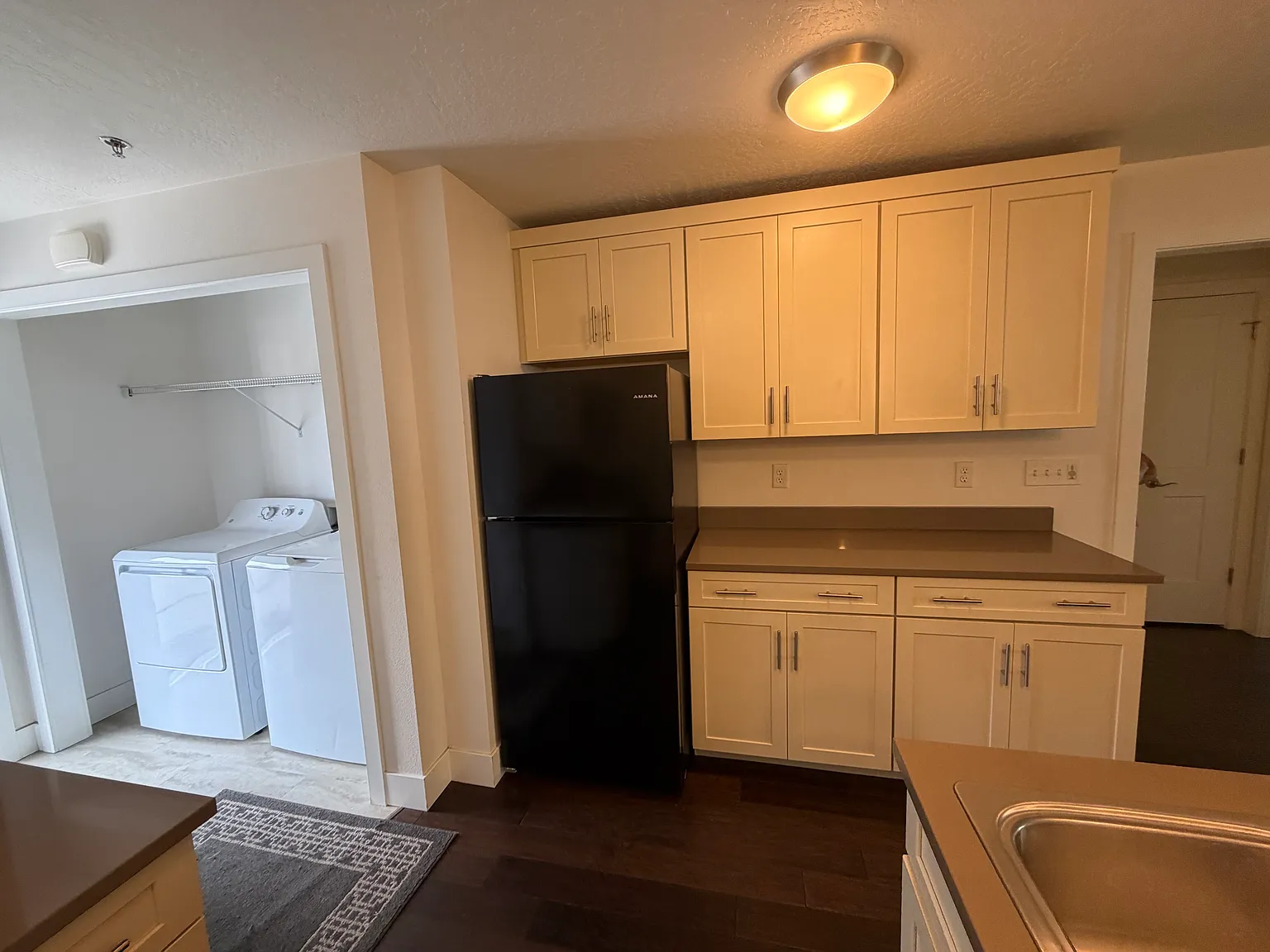 2 bed, 840 sqft, $1,600 — Photo 3