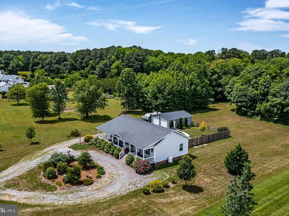 273 Greenfield Point Dr, Reedville, VA 22539