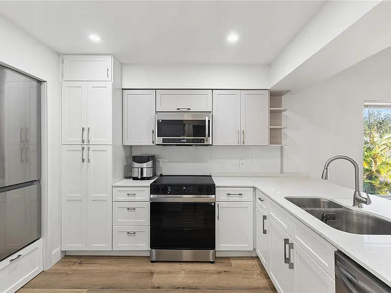 5606 Blue Shadows Ct #10 — Photo 2