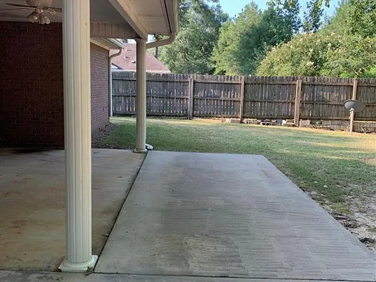 131 Live Oaks Dr — Photo 18