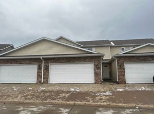 162 War Admiral Ln, North Liberty, IA 52317