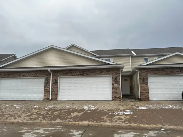 162 War Admiral Ln, North Liberty, IA