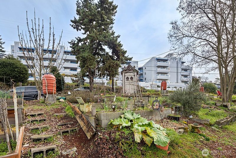 5th image of 2244 13th Avenue W #407
