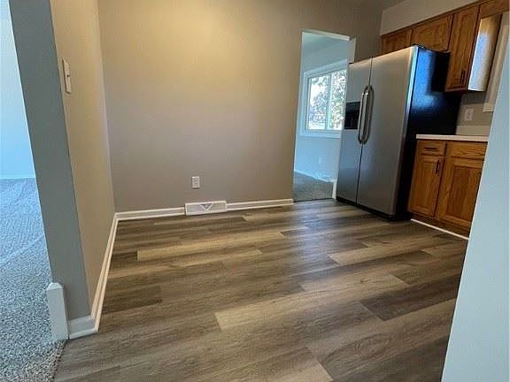 3rd image of 5686 Marine Pkwy