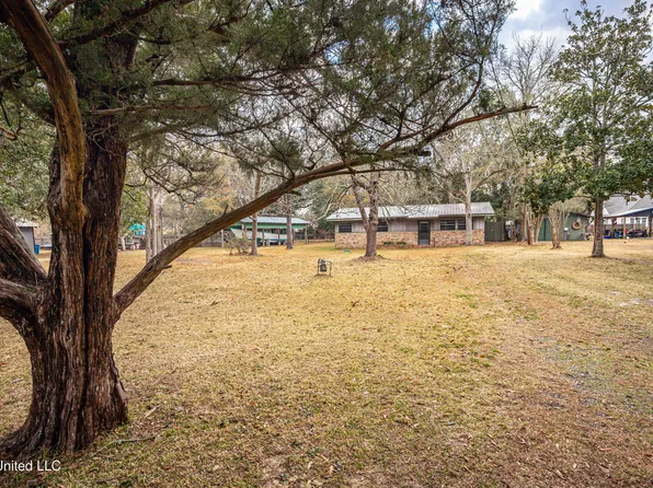 510 Ward Ave, Ocean Springs, MS 39564