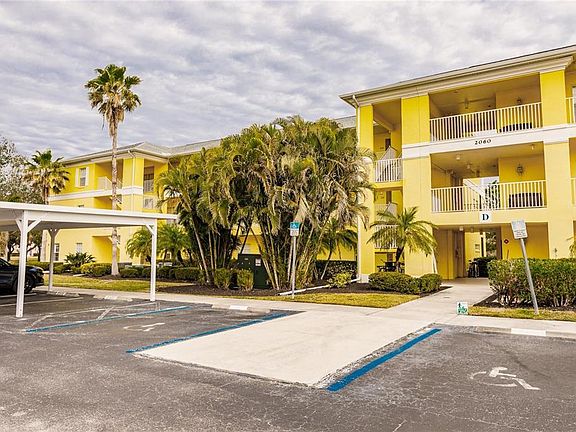 3rd image of 2060 Willow Hammock Cir Unit 302