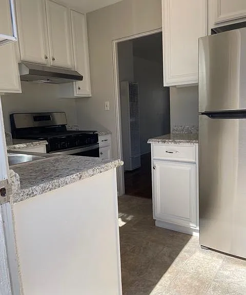 861 Law St — Photo 8