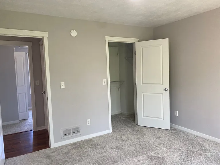 922 Peachcrest Ct NE — Photo 5