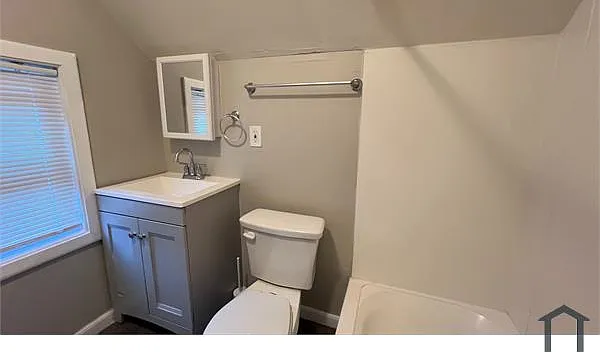 50 Vernon St #3 — Photo 8
