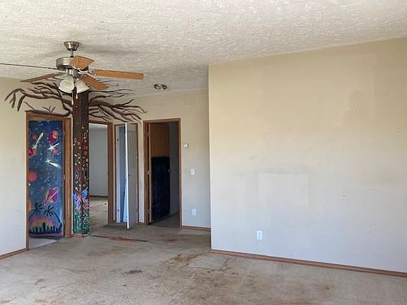 3rd image of 7823 Clark Ave