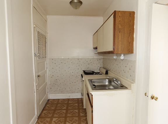 2nd image of 431 W Belden Ave APT C304