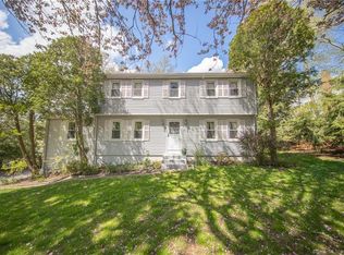 36 Greentree Dr, Waterford, CT 06385