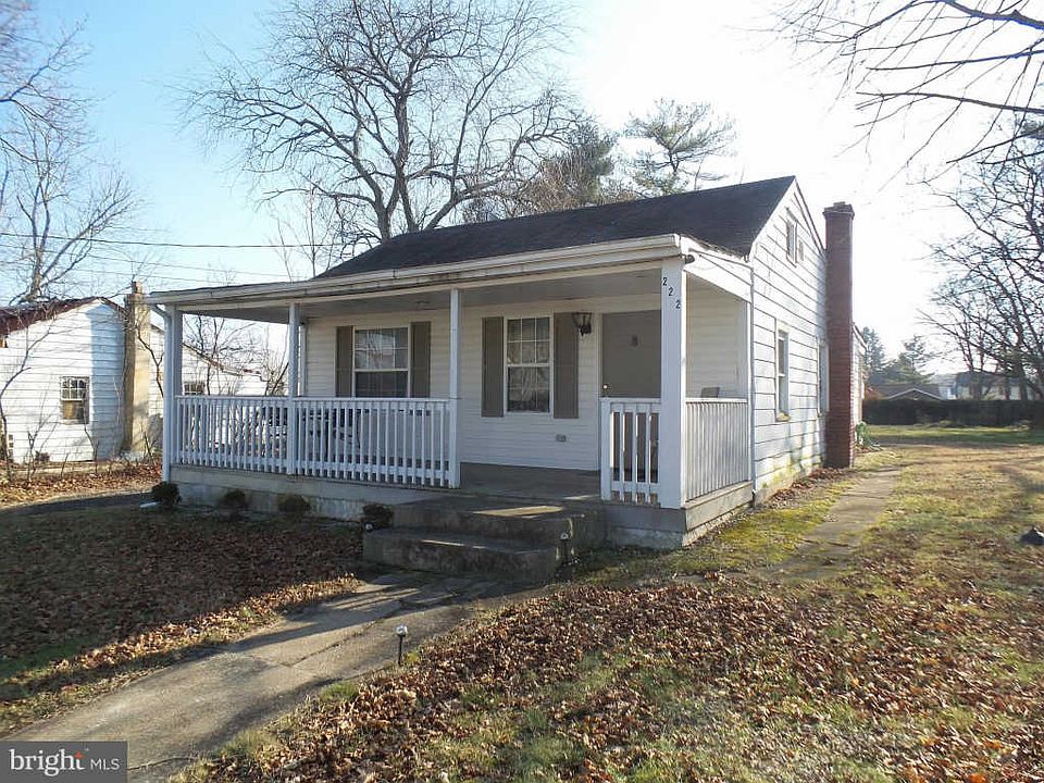 2nd image of 222 E Clayton Ave