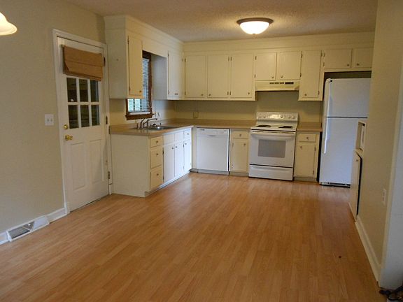 Laminate flooring in Kitchen