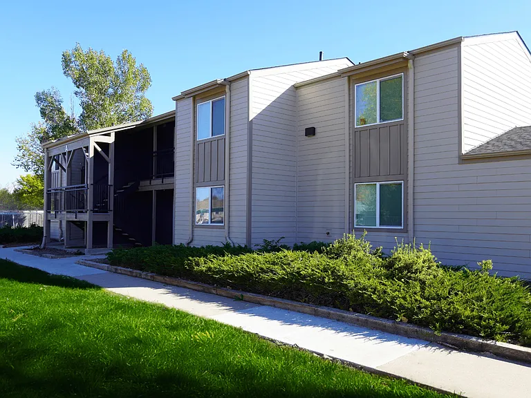 Gateway Village Apartments — Photo 8