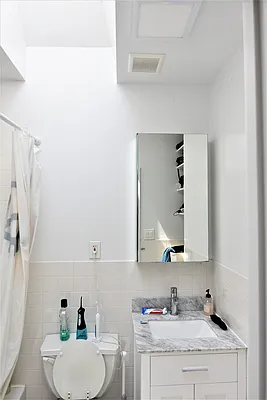 Rented by Buchbinder & Warren | media 6