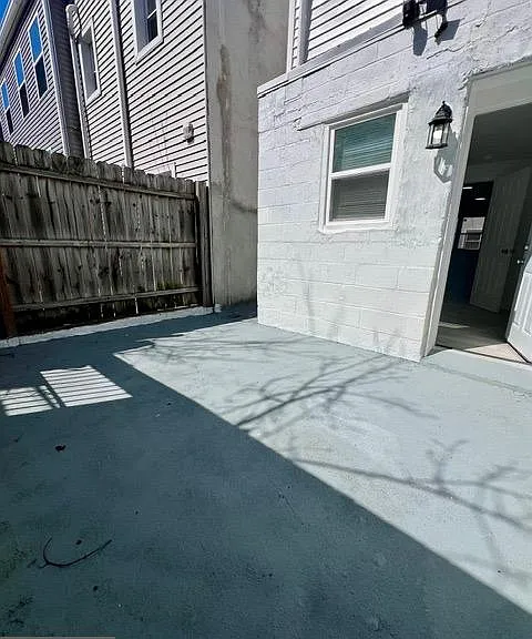 2312 Greenwich St — Photo 9