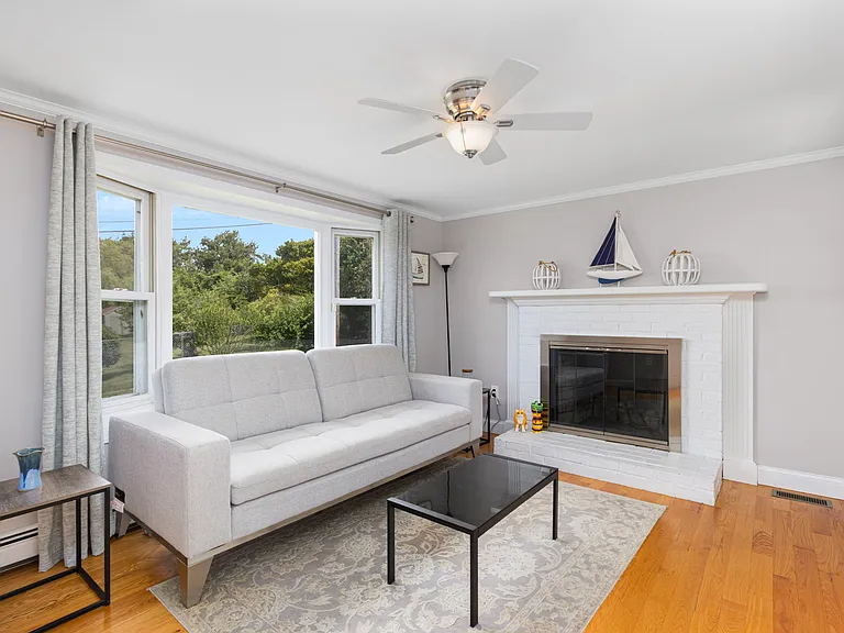 4 Maloney Ln — Photo 10