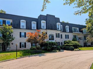 2021 King James Pkwy APT 321, Westlake, OH 44145