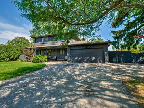 297 Sunset Dr, Oakville, ON L6L 3M5