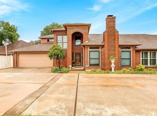 6607 Waterwood Cir, Benbrook, TX 76132